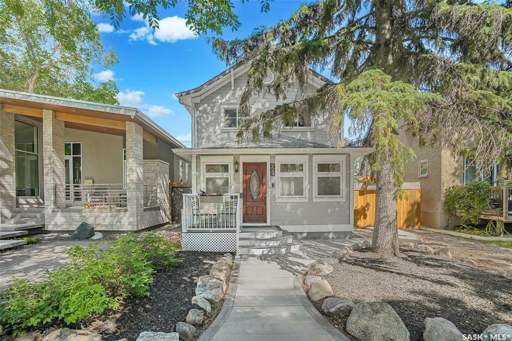 Property Photo: 924 6th Avenue SK S7K 2T4