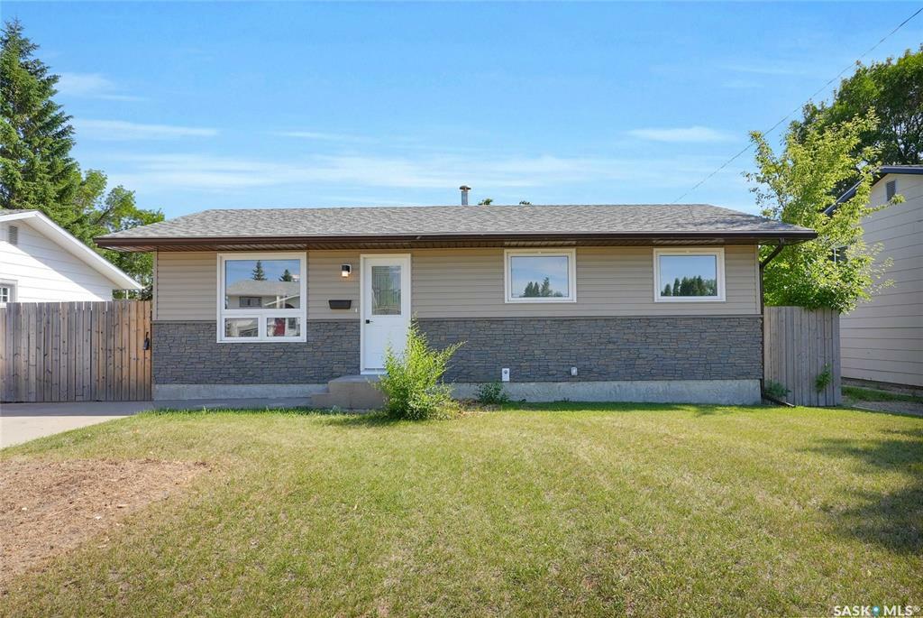 1511 Glendale Street  Moose Jaw SK S6H 7B3 photo
