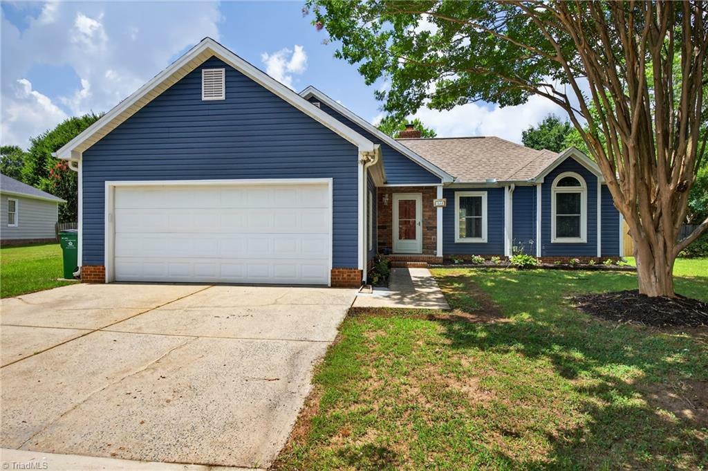 Property Photo: 1811 Tufnell Court NC 28262