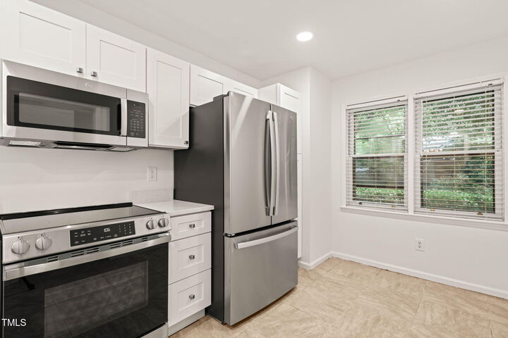 Property Photo:  403 Broad Leaf Circle  NC 27613 