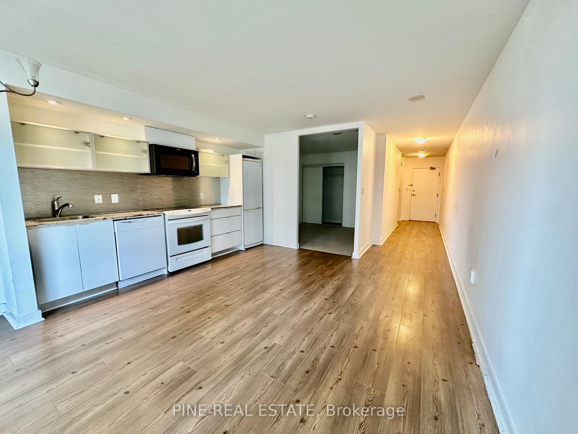 Property Photo: 4K Spadina Avenue 1216 ON M5V 3Y9