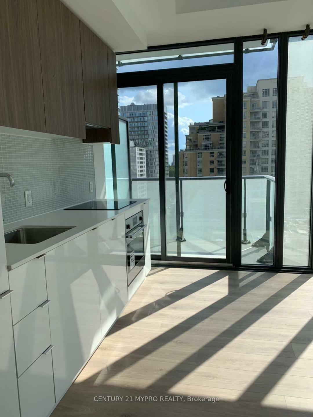 Property Photo: 161 Roehampton Avenue 912 ON M4P 0C8