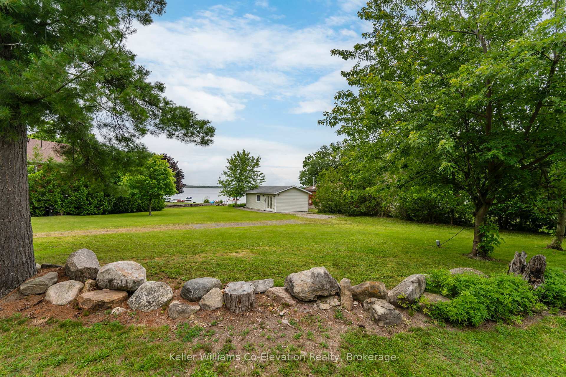 Property Photo: 220 Robin'S Point Road ON L0K 2A0