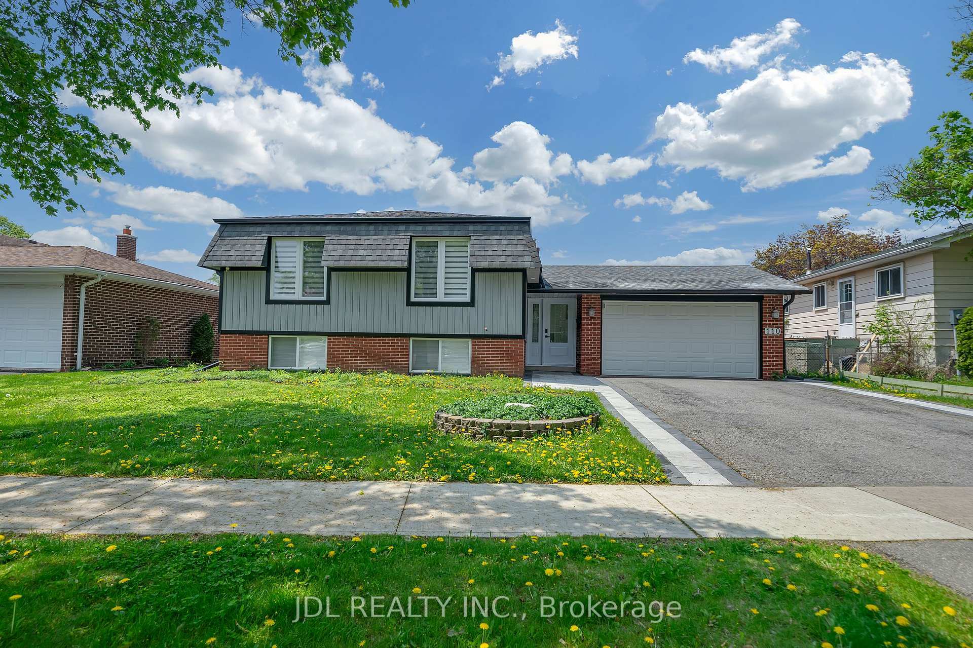 110 Michael Boulevard  Whitby ON L1N 5V9 photo