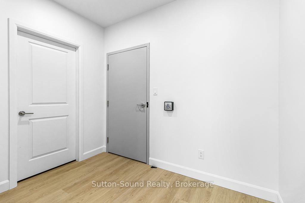 Property Photo:  535 Isaac Street 101  ON N0H 2T0 