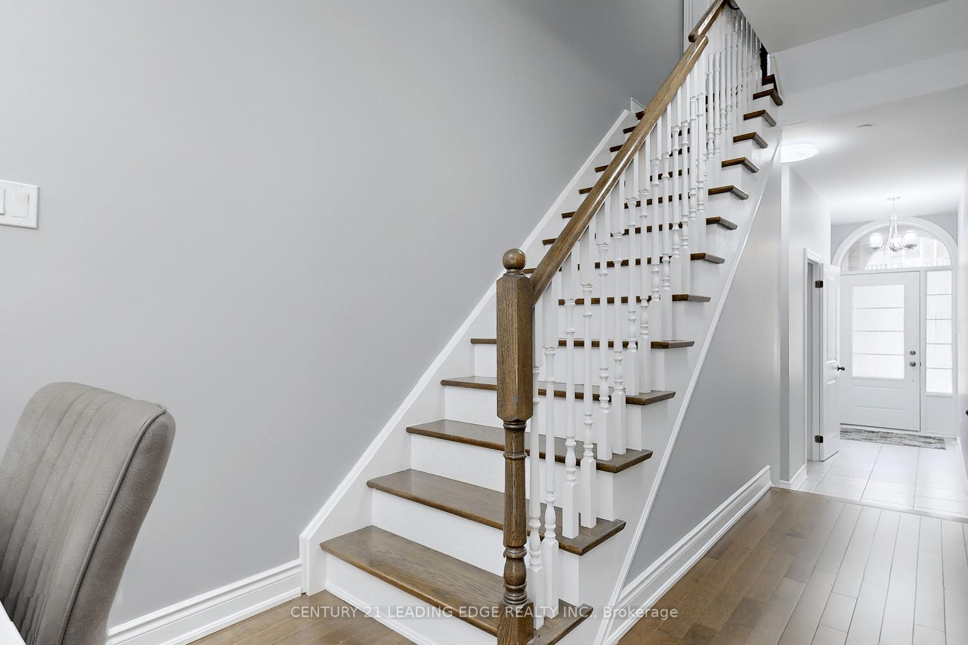 Property Photo: 1331 Major Mackenzie Drive W 134 ON L6A 4W4