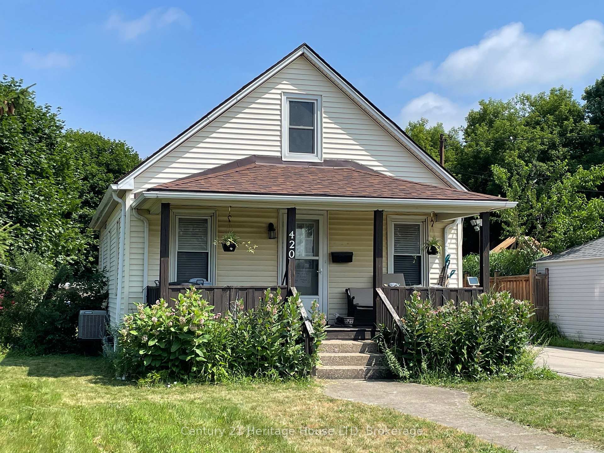 Property Photo:  420 Phipps Street  ON L2A 2V9 