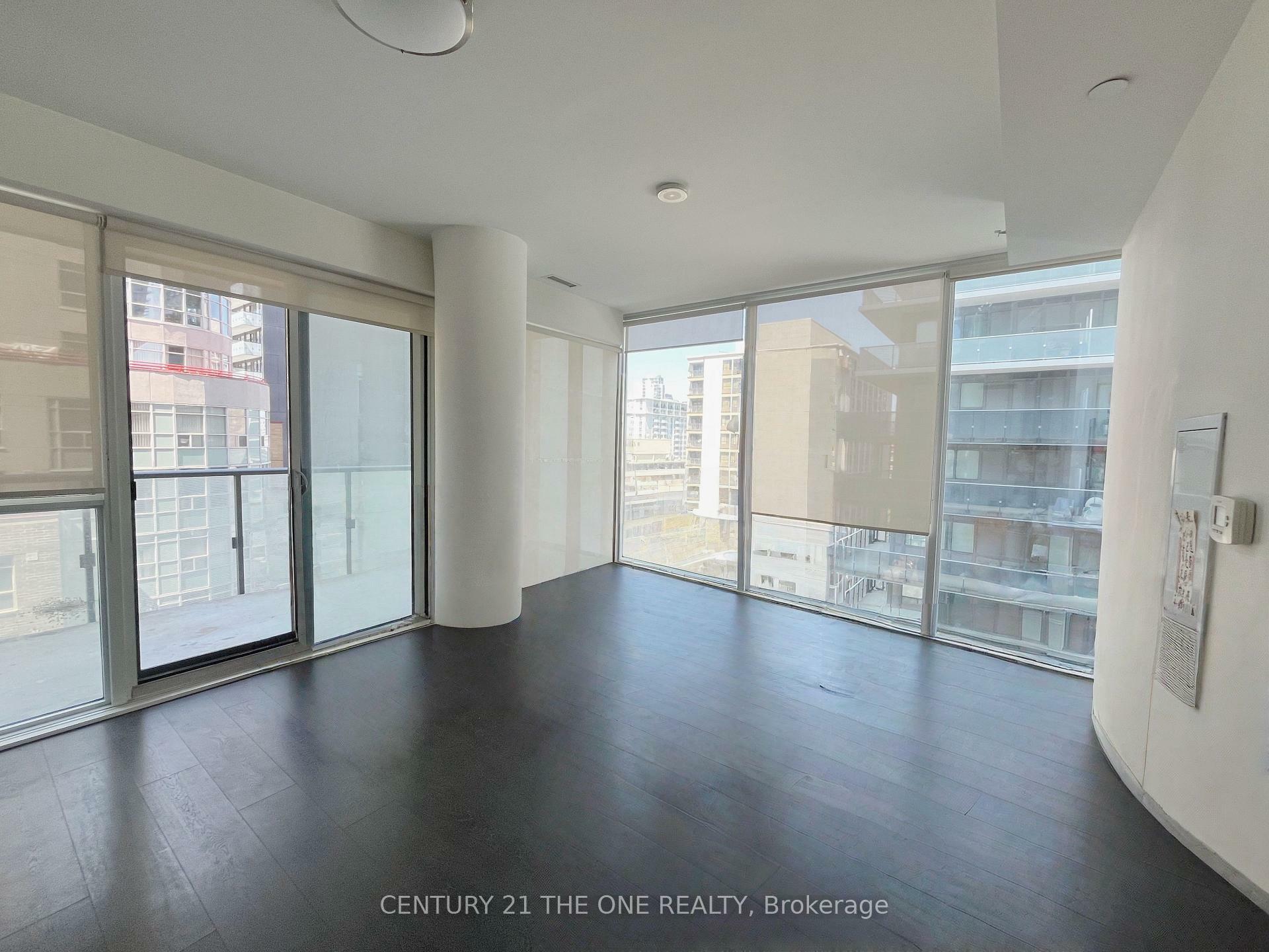 Photo de la propriété: 15 Grenville Street 1009 ON M4Y 0B9