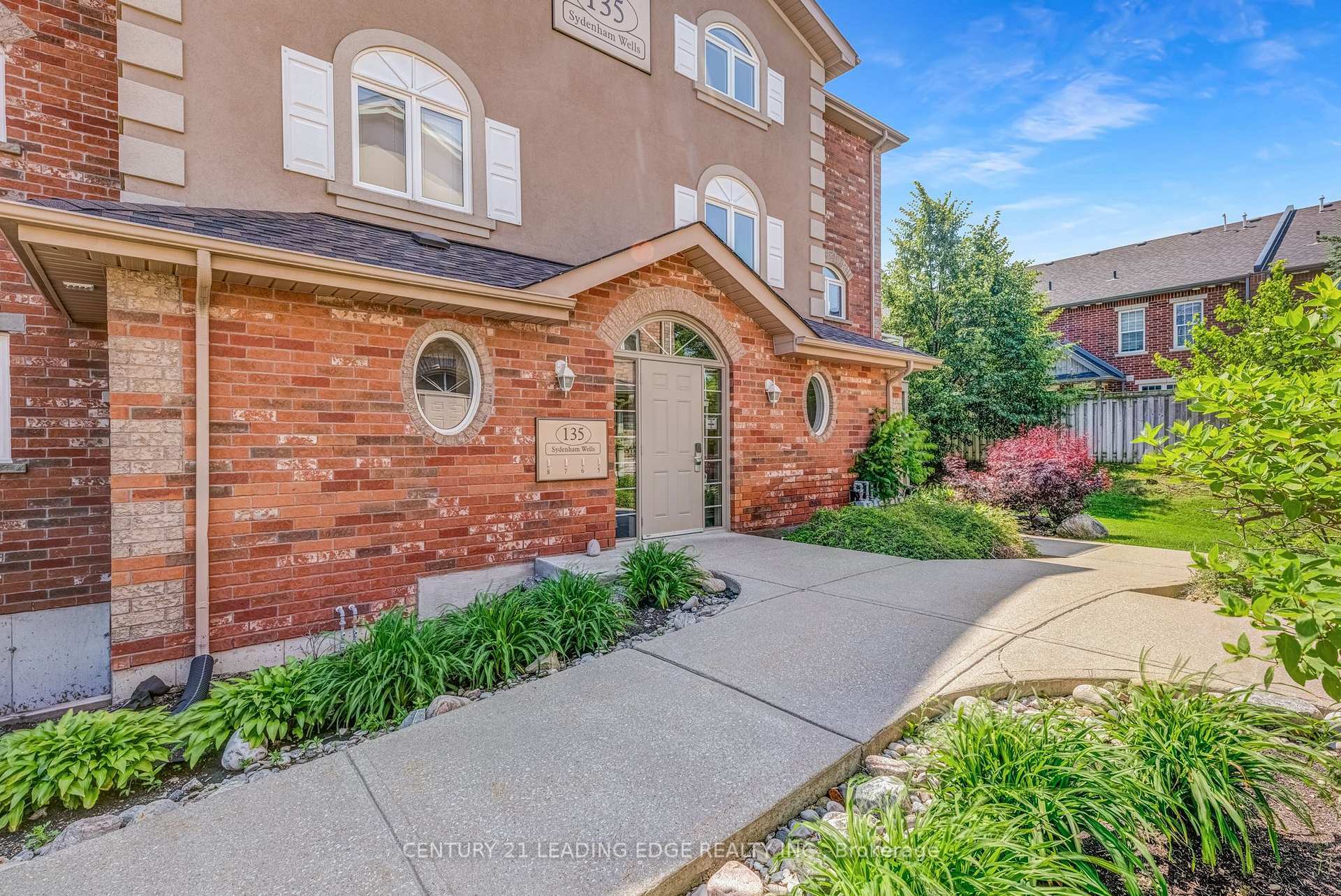 Property Photo: 135 Syndenham Wells N/A ON L4M 0H3