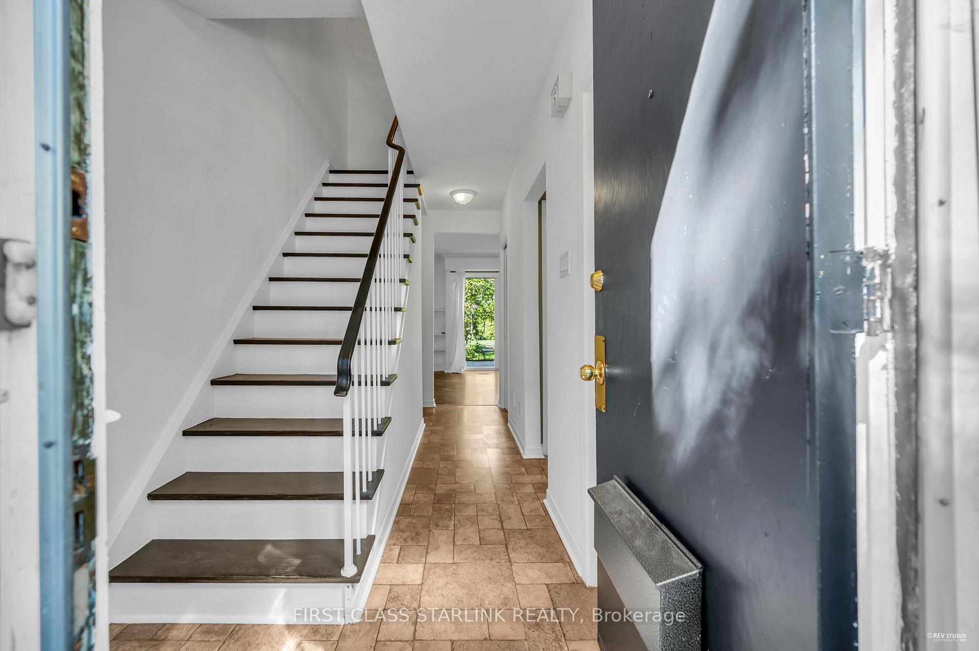 Property Photo:  102 George Henry Boulevard Unit#16  ON M2J 1E7 