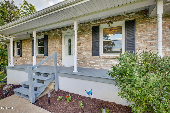 Property Photo: 3513 Crest Road TN 37664