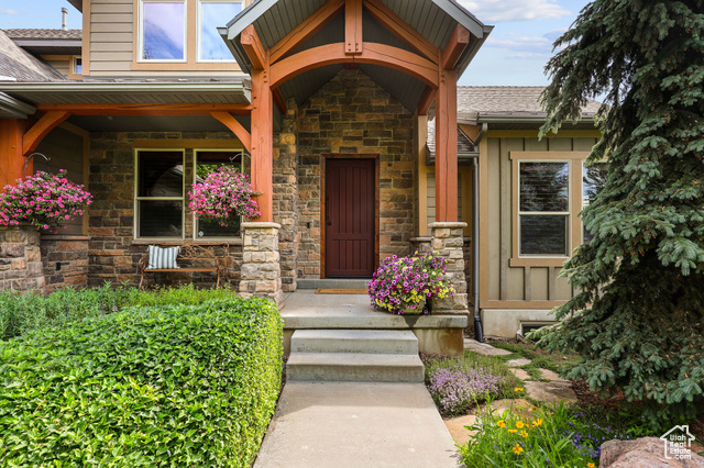 Property Photo: 4048 W Ivy Ave UT 84050