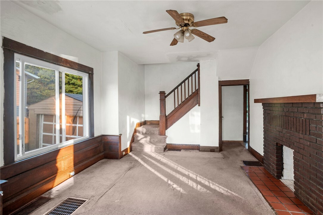 Property Photo: 637 Memorial Drive PA 15068