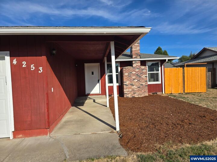 Property Photo:  4253 Ramona Wy SE  OR 97322 