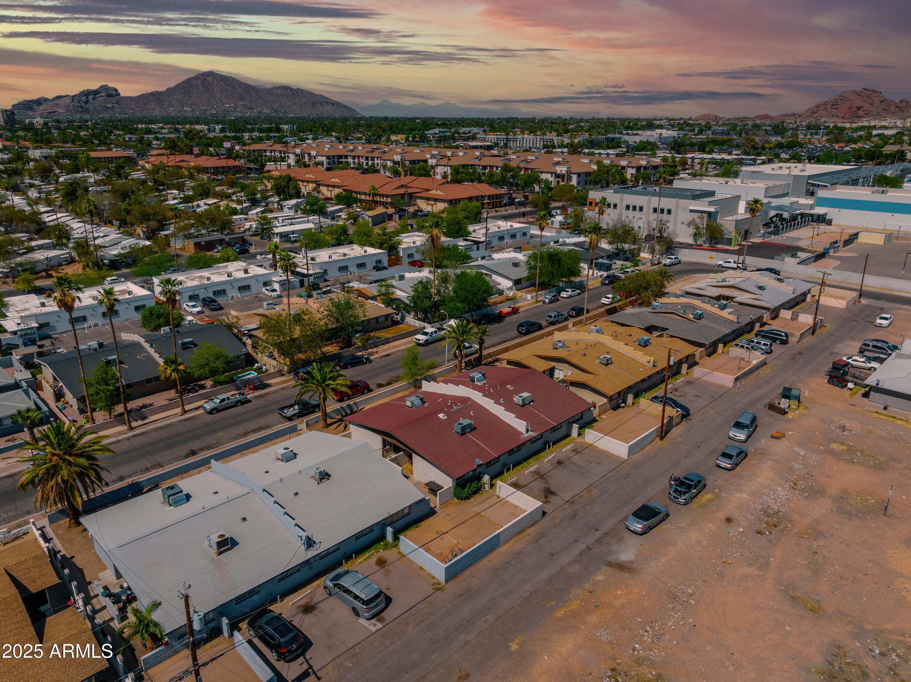 Property Photo: 4121 E Moreland Street AZ 85008