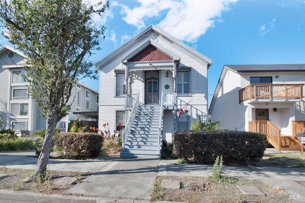 Property Photo: 141 E F Street CA 94510