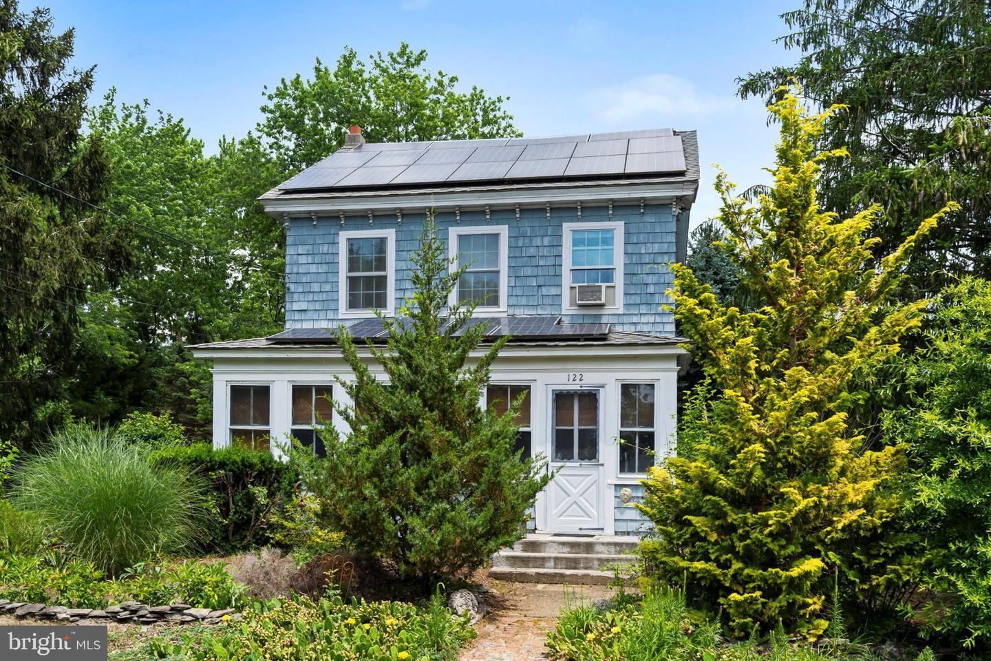 Property Photo:  122 Division Street  NJ 08092 