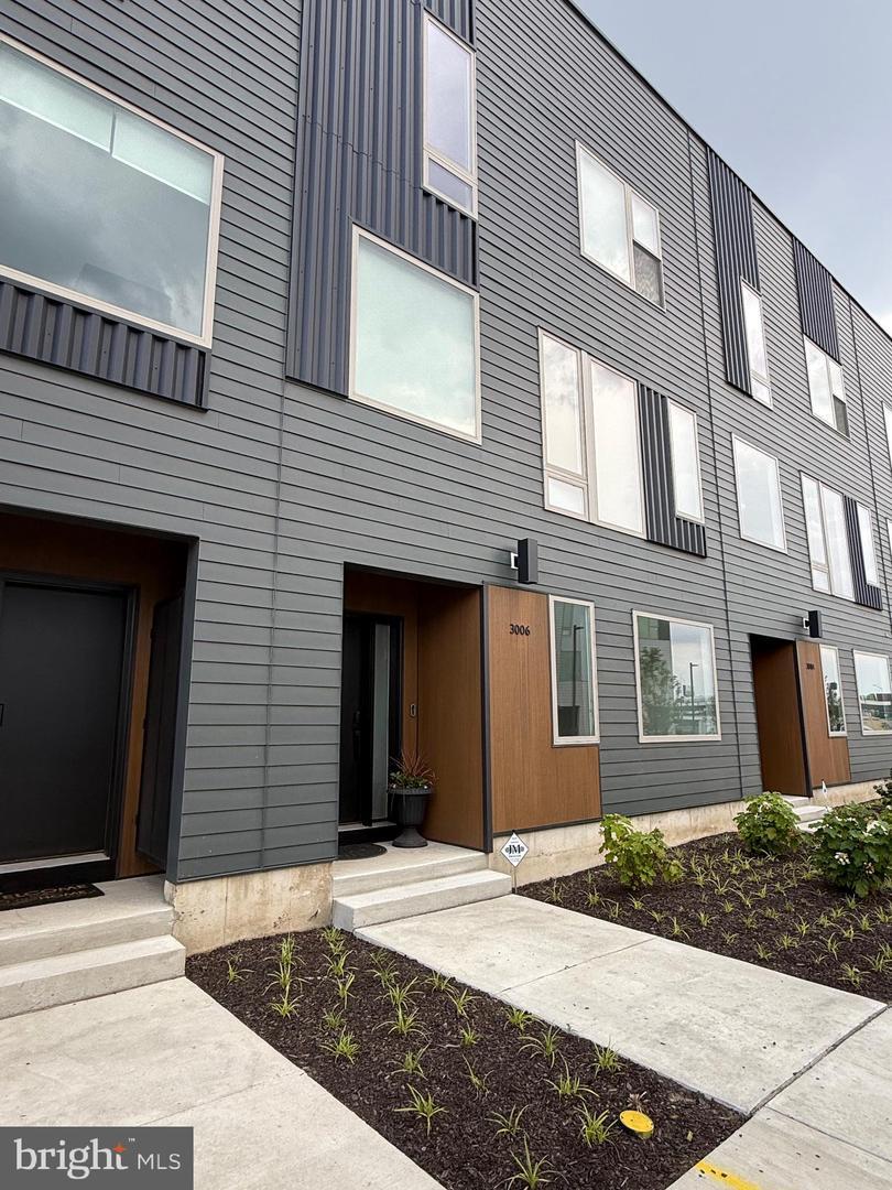 Property Photo:  3006 S Northbank Place  PA 19125 