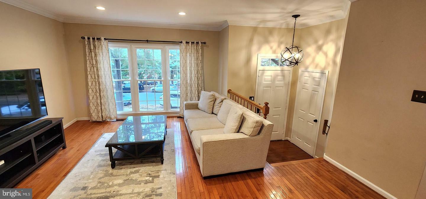 Property Photo: 4101 Meadow Field Court VA 22033