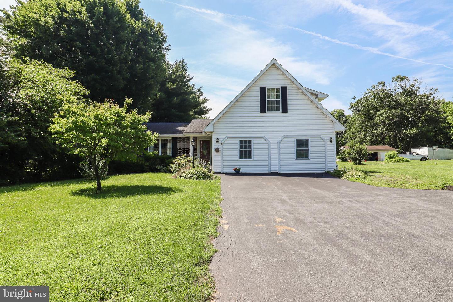 Property Photo: 322 Valley Road PA 17319