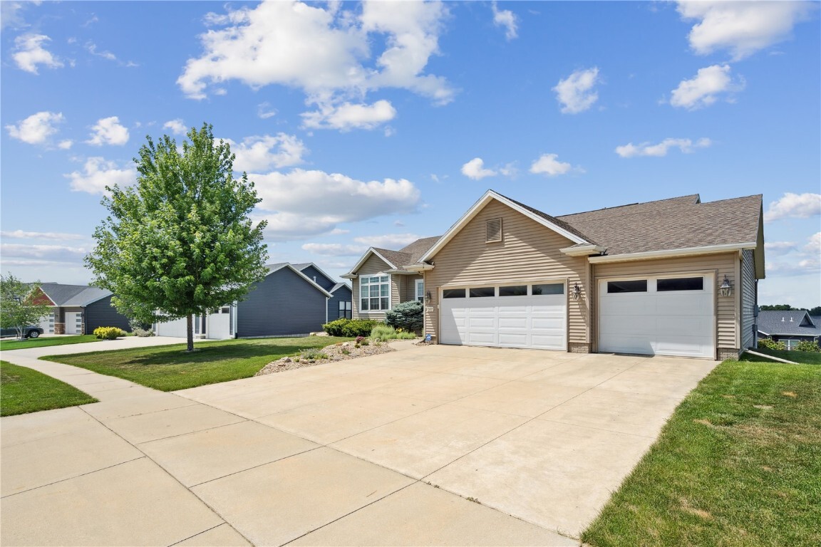Property Photo: 2652 Vaughn Drive IA 52302