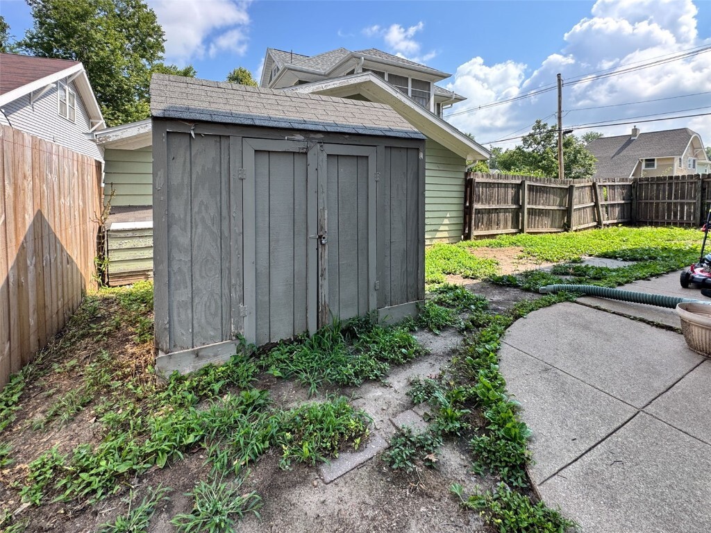 Property Photo: 383 21st Street SE IA 52403
