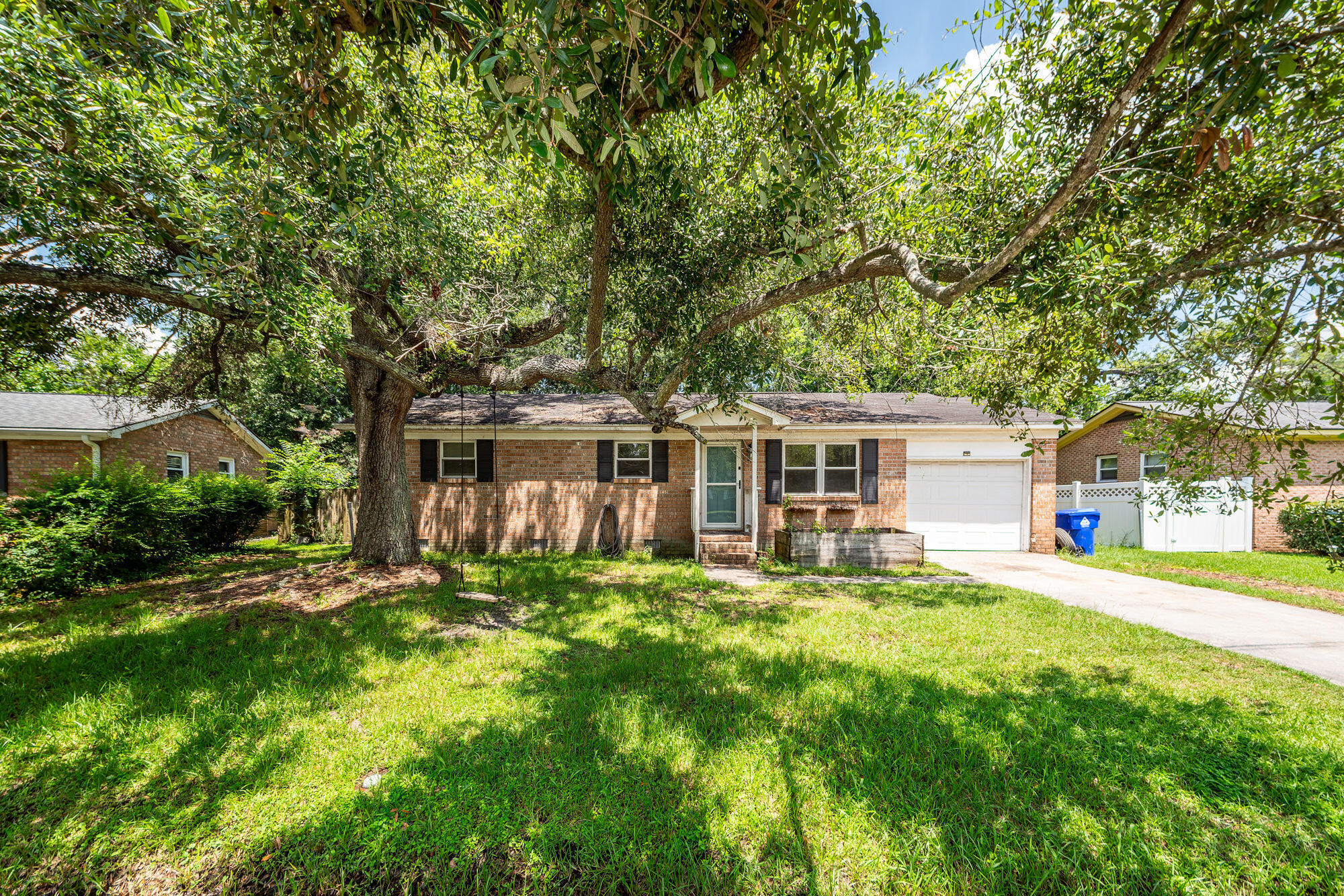 Property Photo: 21 Pratt Street SC 29407