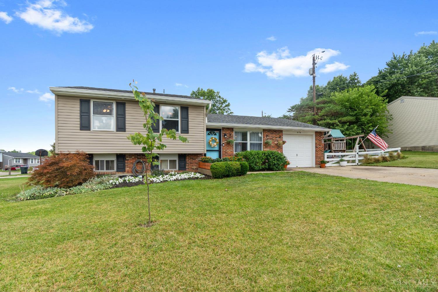Property Photo: 5176 Dundas Drive OH 45238