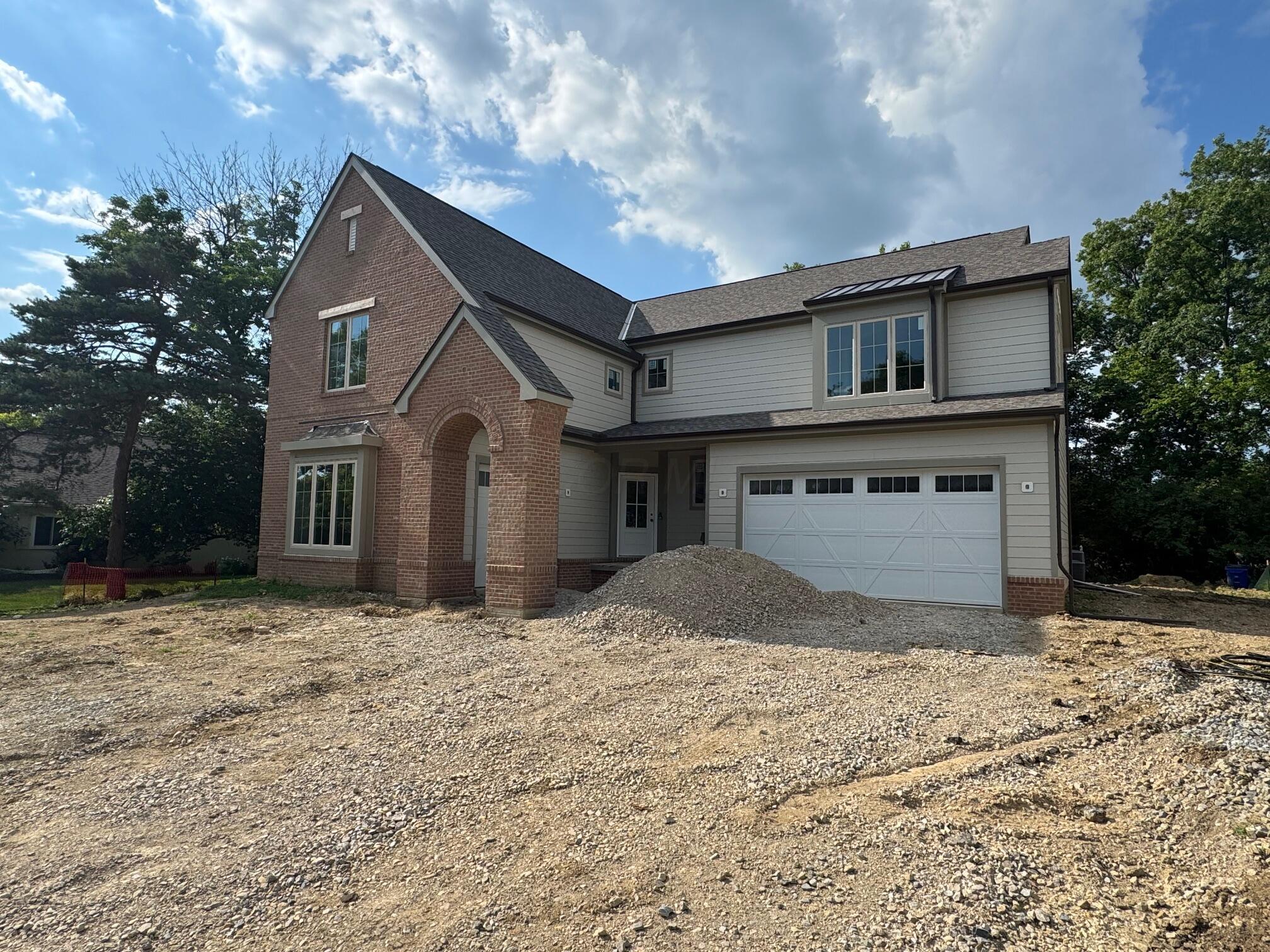 Property Photo: 2450 Sandover Road OH 43220