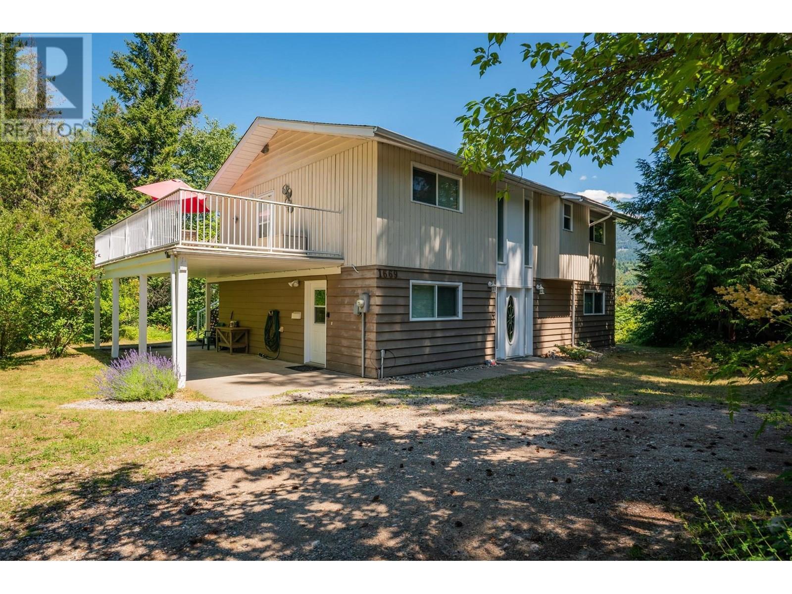 Property Photo: 1669 Ridgewood Drive BC V1N 2L5