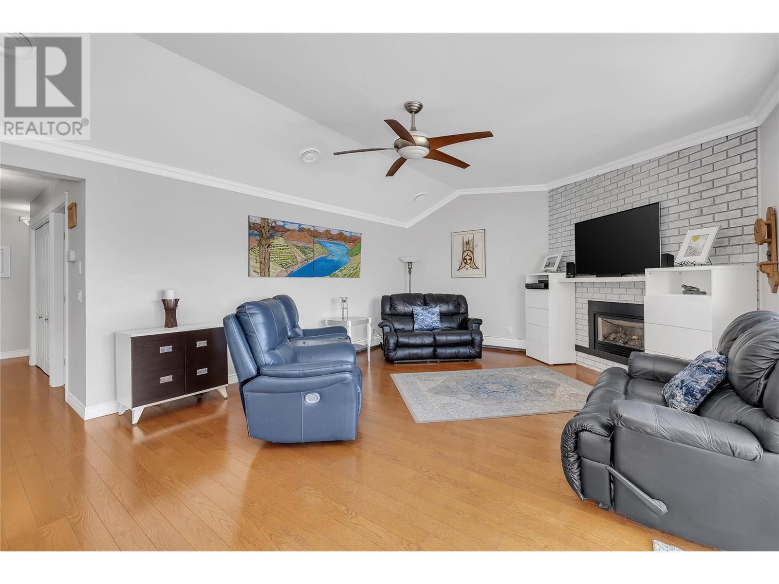 Property Photo: 4340A Beach Avenue 203 BC V0H 1X6