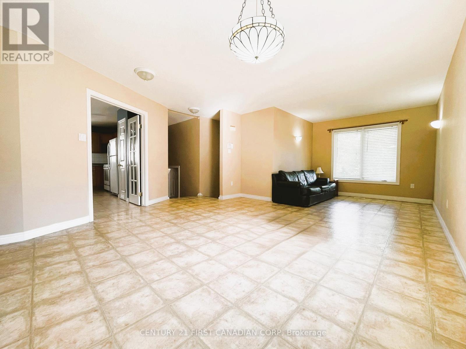 Property Photo: 567 Sprucewood Drive ON N5X 4J5