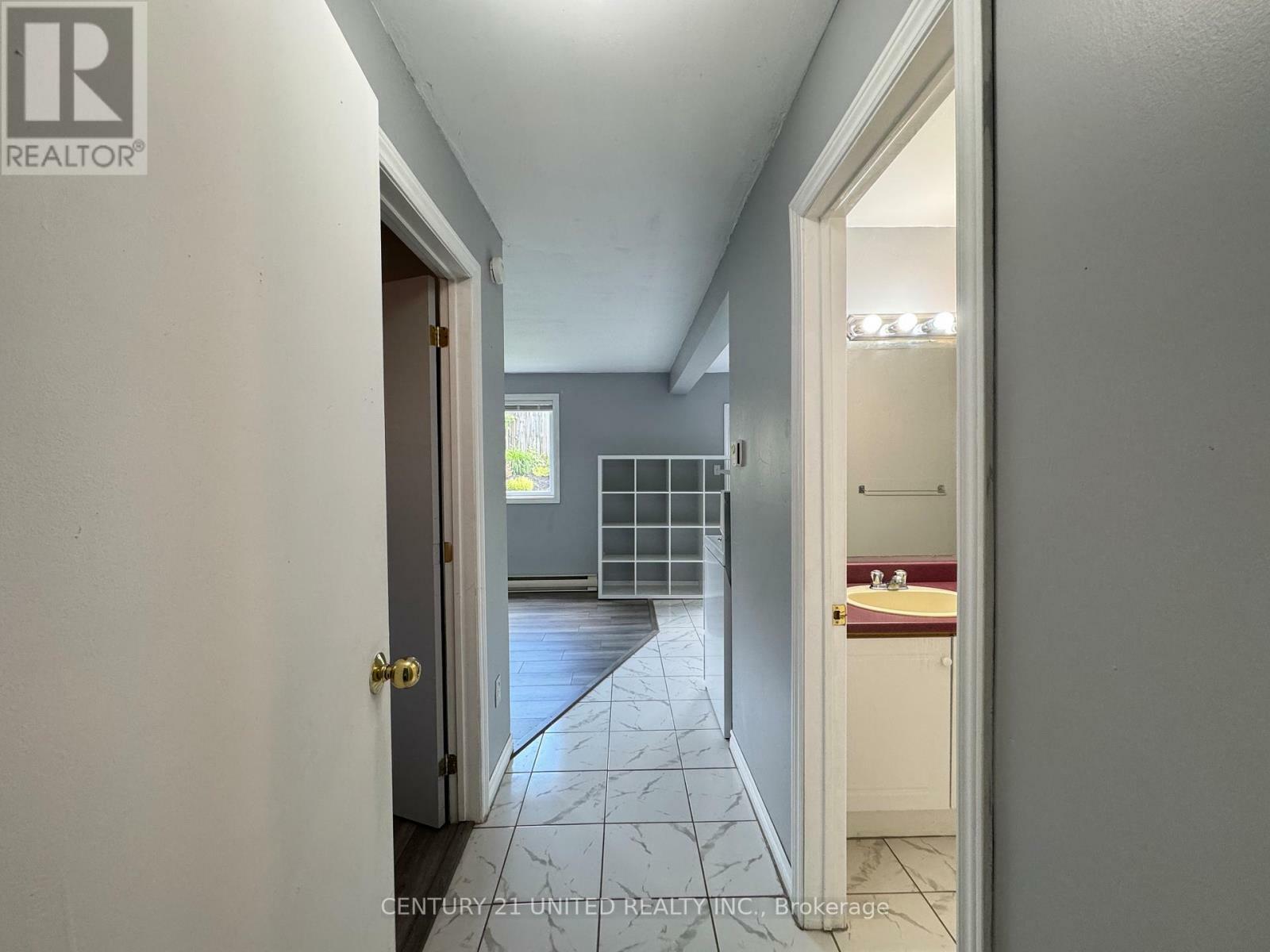 Photo de la propriété: 245 Maxwell Avenue ON K9J 1B4