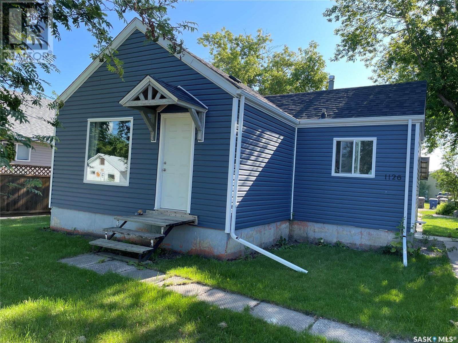 Property Photo:  1126 1st Street W  SK S0E 0L0 