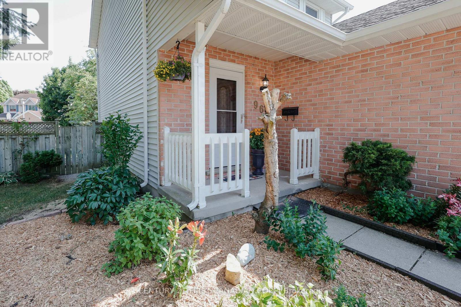 Photo de la propriété:  961 Chippewa Drive  ON N5V 4R2 