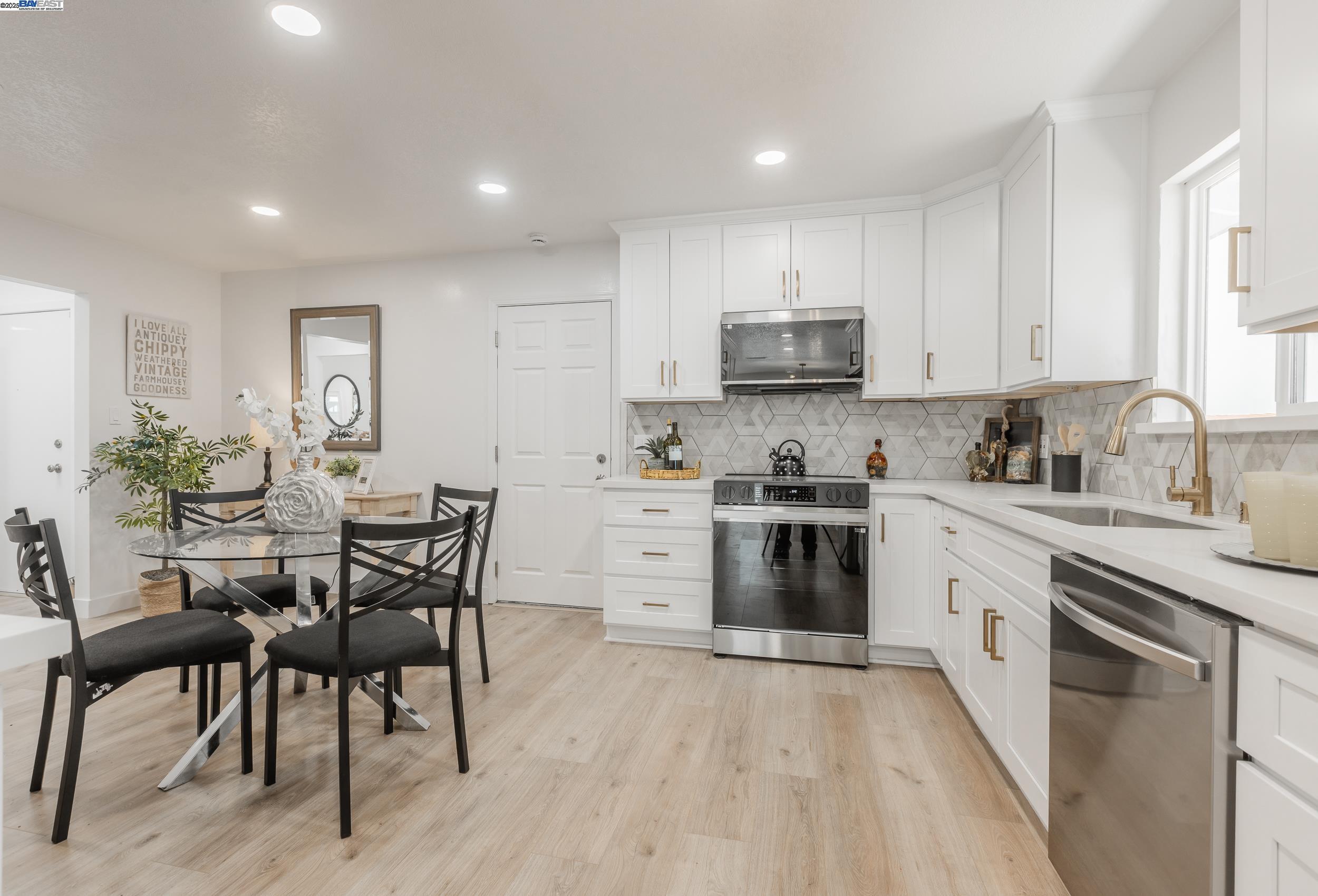 Property Photo:  1330 Juliet Ct  CA 94550 