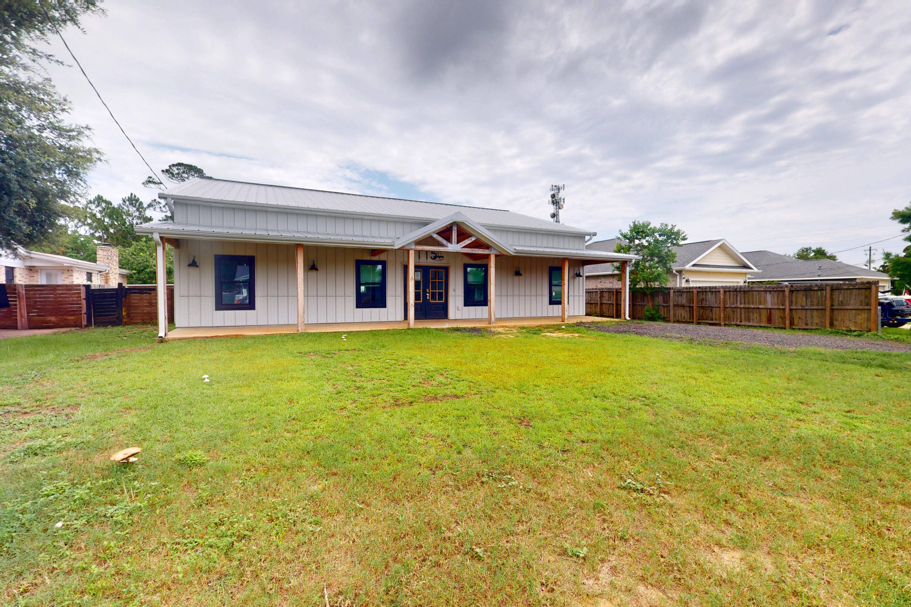 Property Photo: 115 Ridgewood Avenue FL 32569