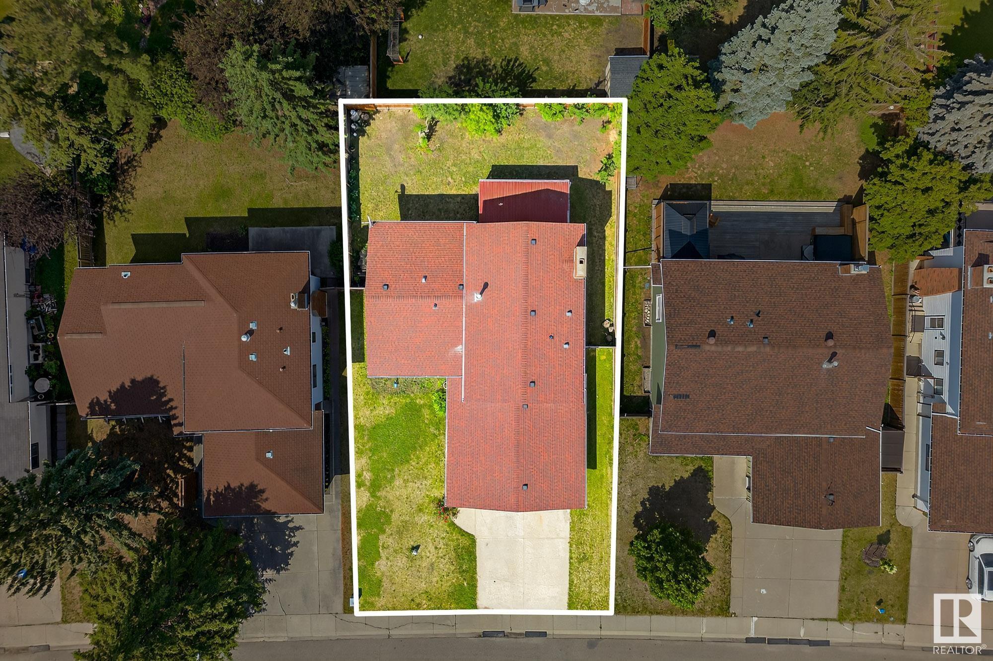 Property Photo:  3310 113A Street NW  AB T6J 3V8 