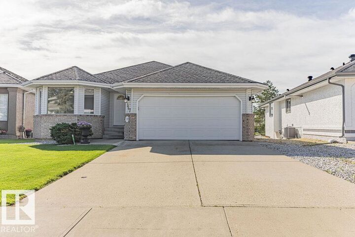 Property Photo:  547 Twin Brooks Bay NW  AB T6J 6X3 