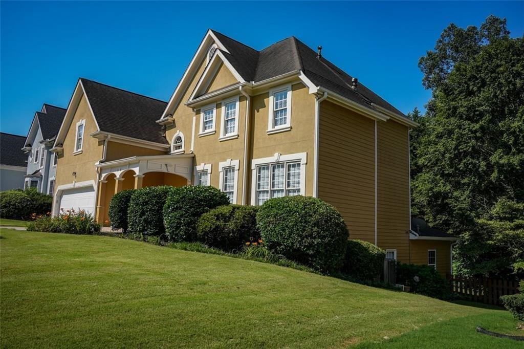 Property Photo:  385 Sweet Ivy Lane  GA 30043 