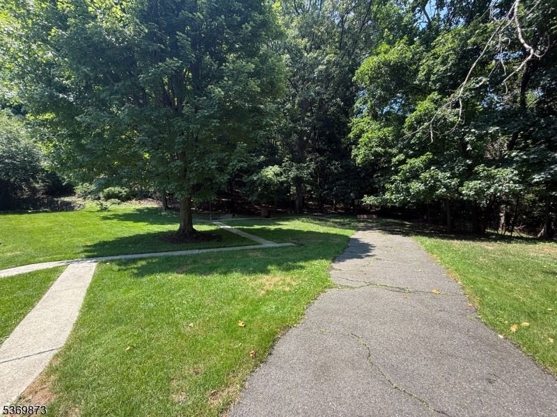 Property Photo: 9 Regal Ct NJ 07506