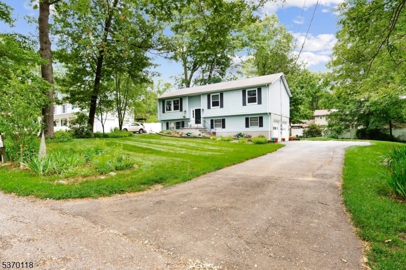 Property Photo: 6 Mountain Top Ct NJ 07419