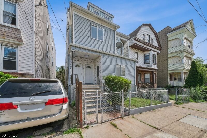 Property Photo:  18 Ellis Ave 1  NJ 07111 