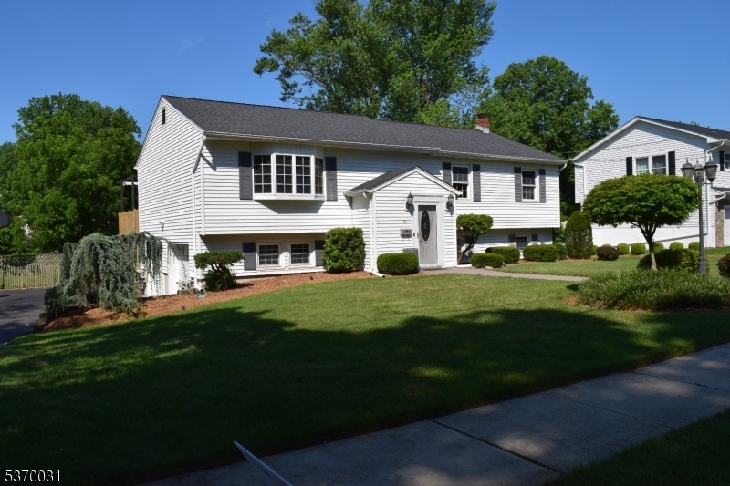 Property Photo: 7 Hanover Pl NJ 07470