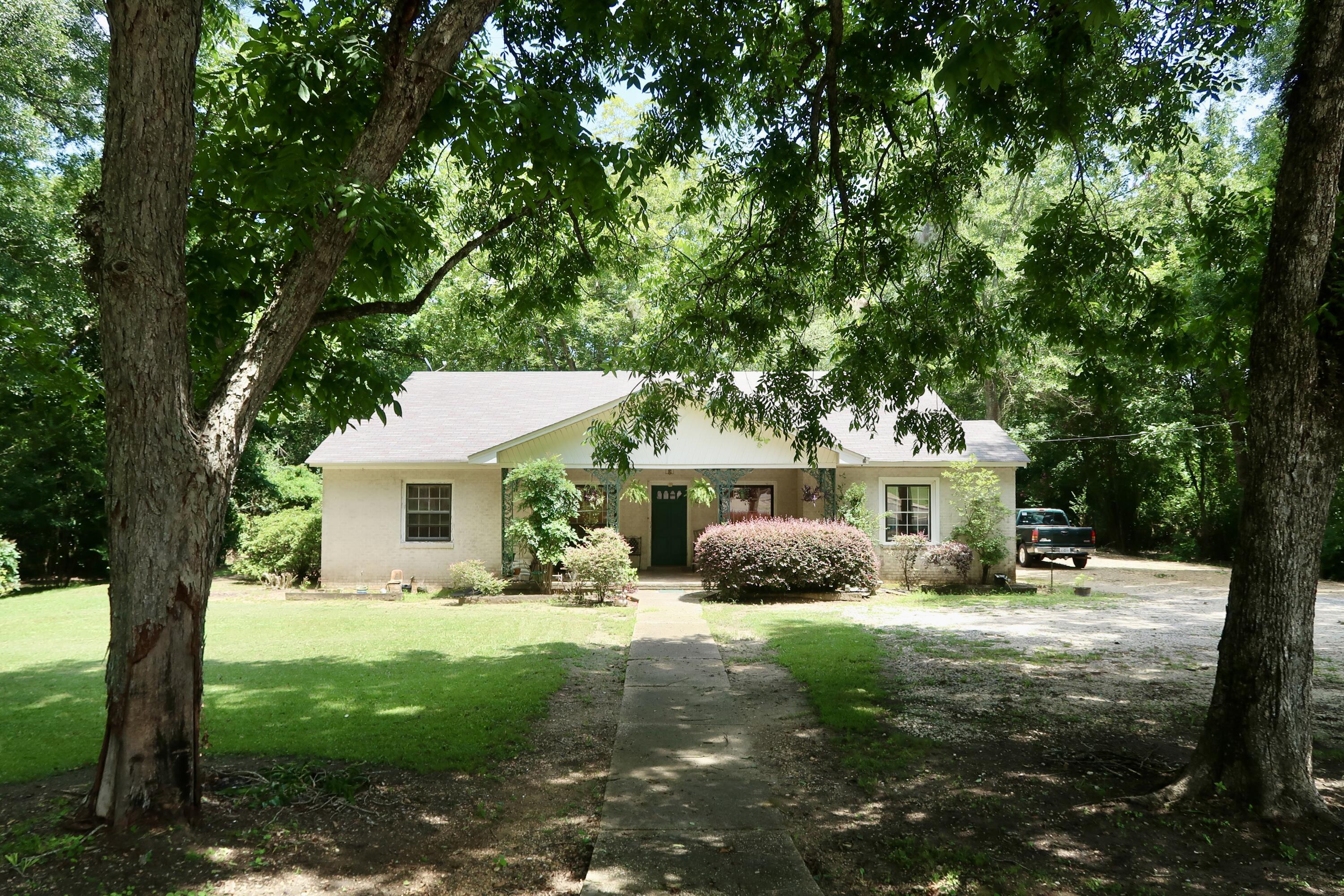 Property Photo: 2340 Mt Carmel Ave. MS 39474
