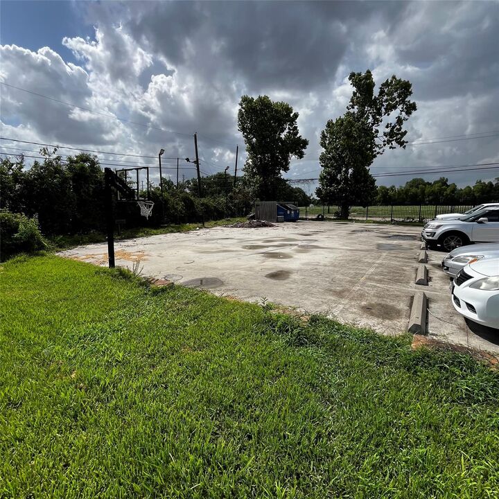 Property Photo: 1728 Little York Road TX 77093