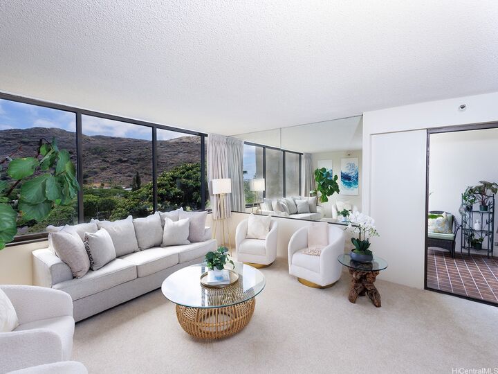 Property Photo:  555 Hahaione Street 5C  HI 96825 