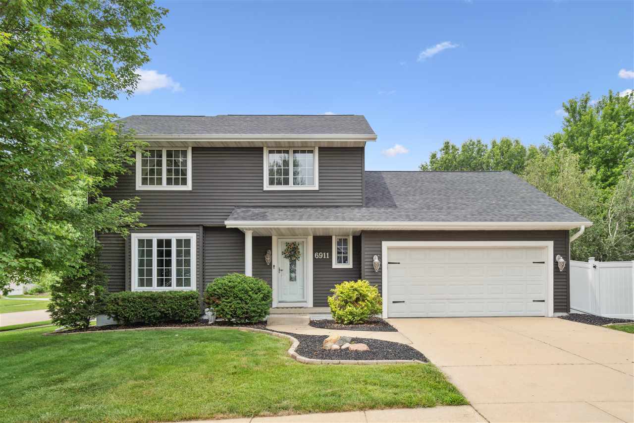 6911 Winthrop Rd NE  Cedar Rapids IA 52402 photo