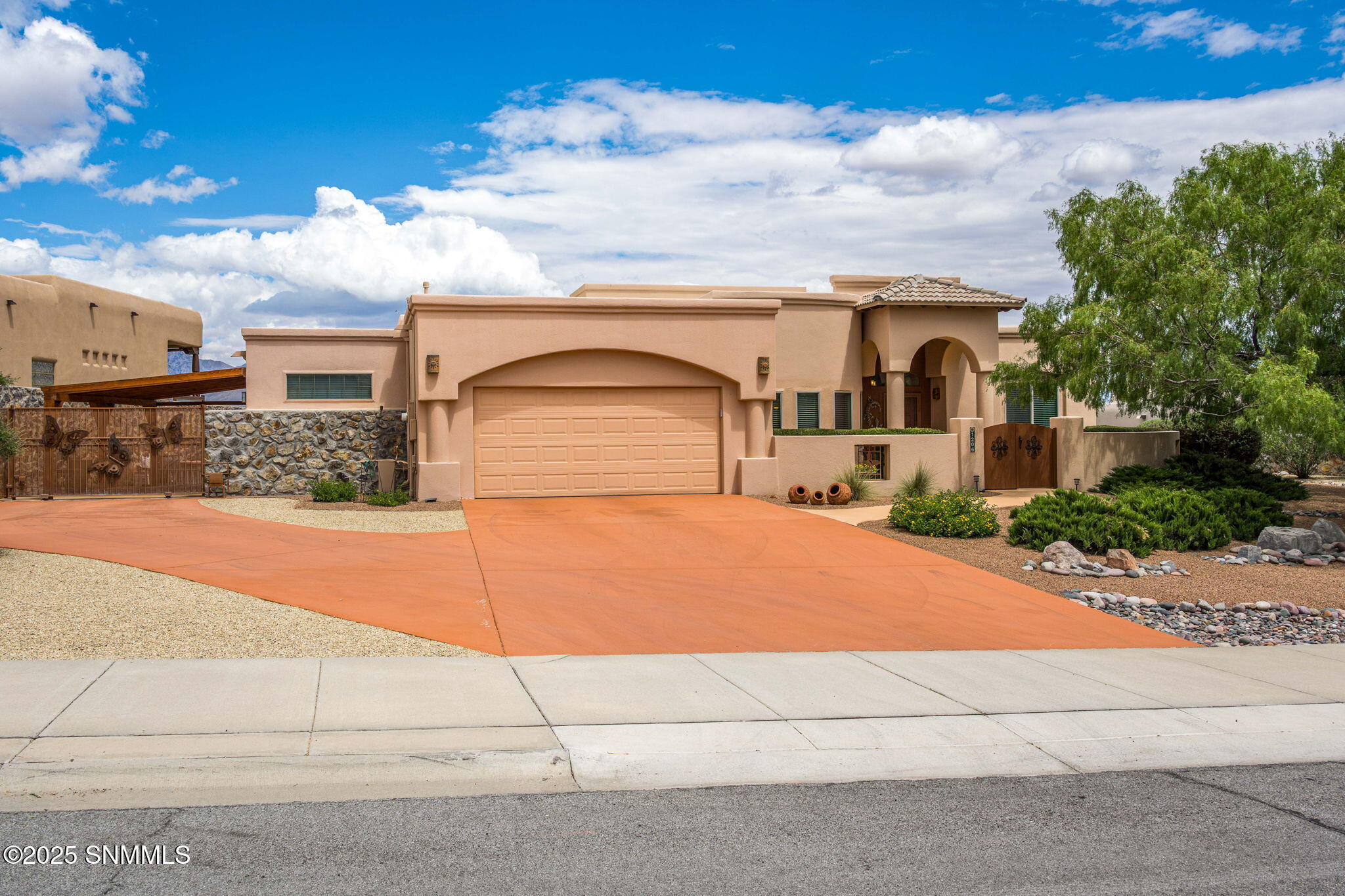 Property Photo: 1206 Golf Club Road NM 88011
