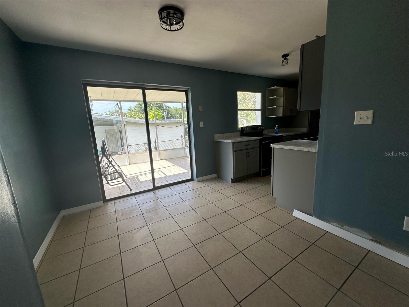 Property Photo: 800 Phoenix Avenue FL 34731